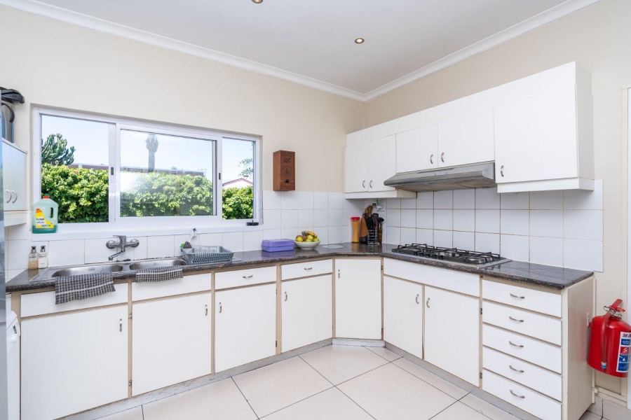 6 Bedroom Property for Sale in Milnerton Western Cape